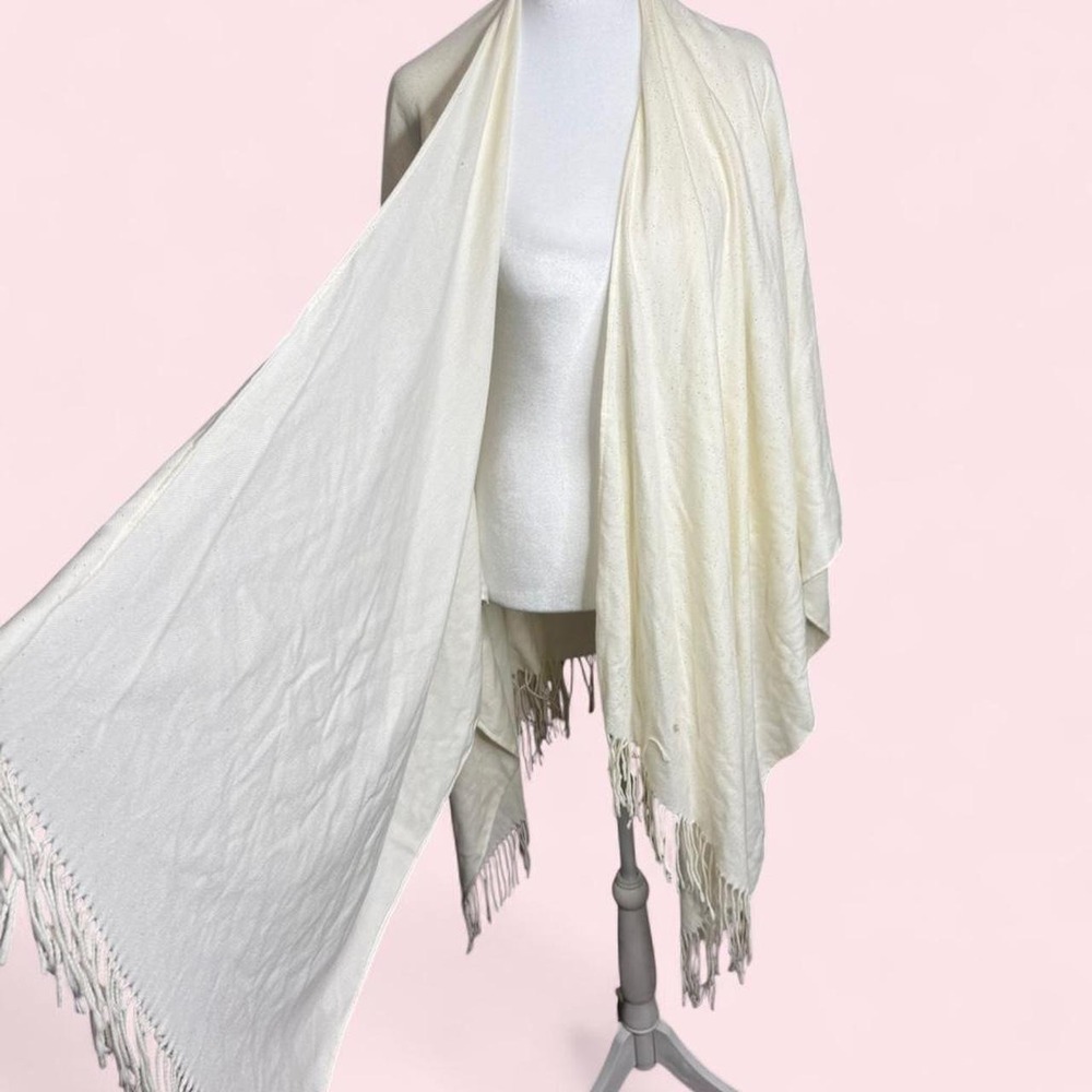 Adrienne Vittadini cream with gold sparkle shawl with fringe Warm Cozy